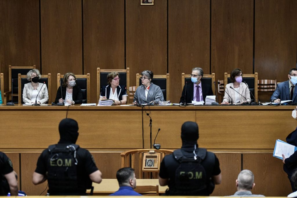 Δίκη Χρυσής Αυγής: Αναβολή για λόγους υγείας ζήτησε ο Μιχαλολιάκος