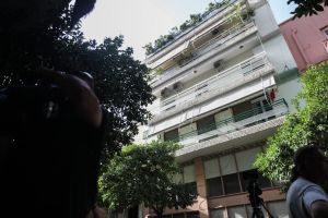 Γυναικοκτονία στο Κουκάκι: Δεν πρόκειται για «οικογενειακή τραγωδία» αλλά για φόνο