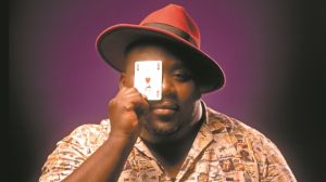 «Σε αυτή την ασπρόμαυρη ζωή αναζητώ τα χρώματα»