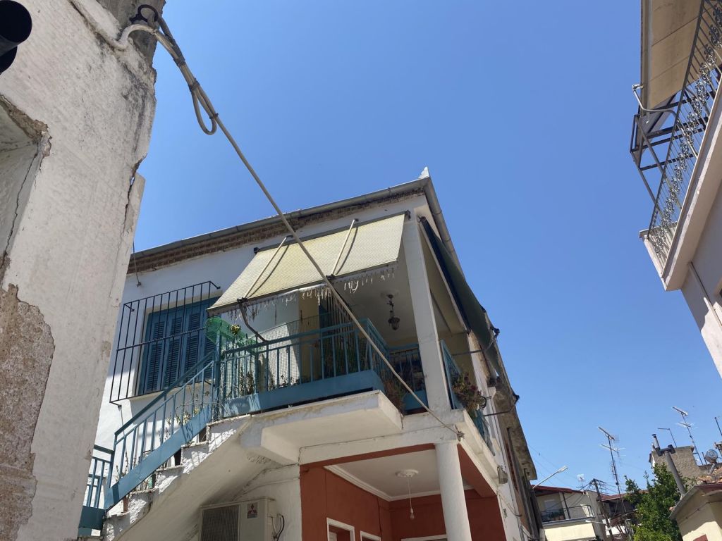 Συγκλονίζει συγγενής της 51χρονης που ζούσε κλειδωμένη στο σπίτι της