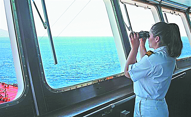 ΠΑΠΕΙ: Υποτροφίες από τη Σχολή Ναυτιλίας