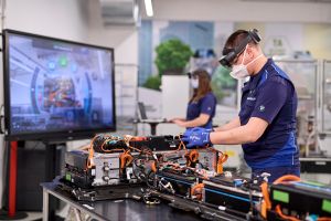 Πότε θα σταματήσουν οι πωλήσεις ΙΧ βενζίνης – ντίζελ, φουλάρουν οι αυτοκινητοβιομηχανίες με ηλεκτρικά