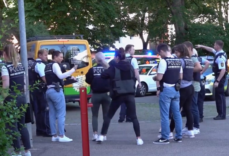 Γερμανία: Επίθεση με μαχαίρι σε δημοτικό σχολείο – Σοβαρά τραυματισμένες δασκάλα και μαθήτρια