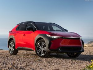 Toyota bZ4x, το νέο ηλεκτρικό SUV με εγγύηση μπαταριών για 10 χρόνια