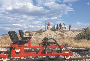 Σκέιτερ, πικ νικ και DJs στην Ελευσίνα