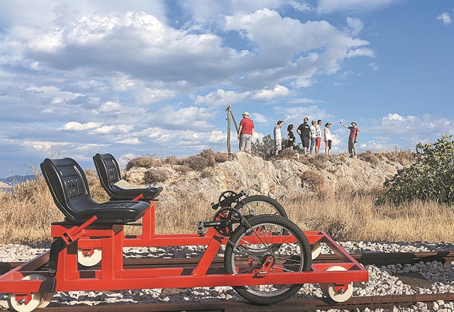 Σκέιτερ, πικ νικ και DJs στην Ελευσίνα