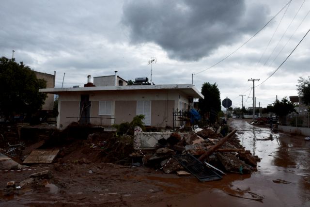Μάνδρα: Αθώα η Δούρου και άλλοι 12 κατηγορούμενοι για τη φονική πλημμύρα | tanea.gr
