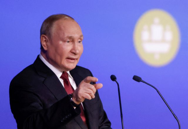 Πούτιν: Θα ενισχύσουμε τις ένοπλες δυνάμεις της Ρωσίας