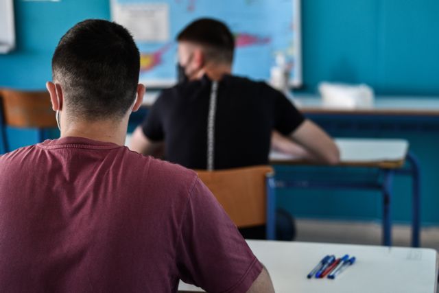 Πανελλαδικές 2022: Το μεσημέρι ανακοινώνονται οι βαθμολογίες των υποψηφίων