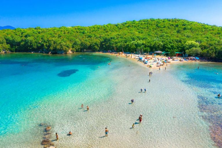 Η συγκλονιστική εξωτική παραλία στην Ήπειρο | tanea.gr