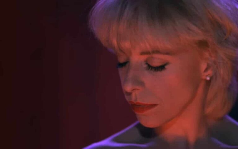 Πέθανε η Τζούλι Κρουζ, η φωνή του «Twin Peaks»