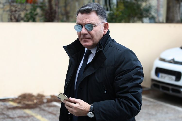 Δίκη Λιγνάδη: Ενταση έξω από το δικαστήριο ανάμεσα στον Αλέξη Κούγια και δημοσιογράφους