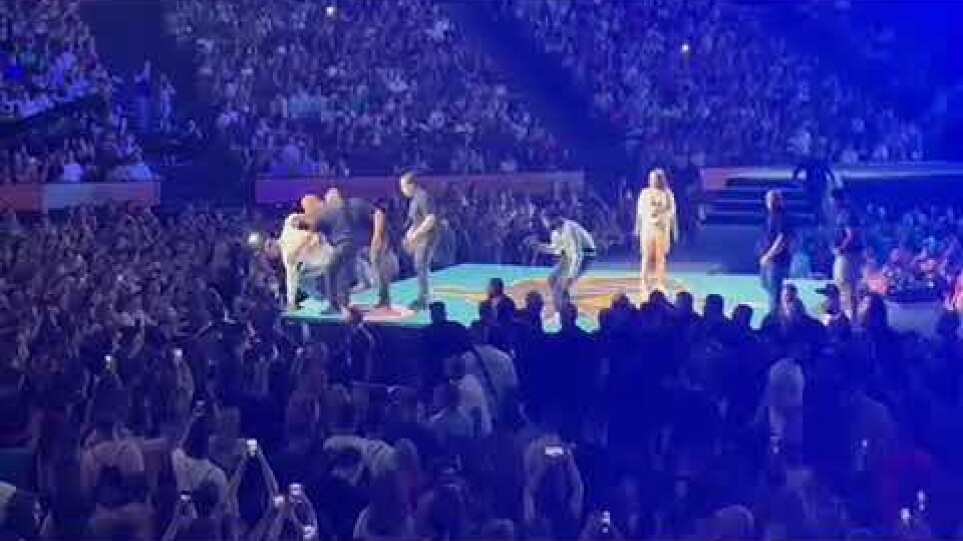 Δήλωση «βόμβα» για τα MAD VMA: Είδα να βγαίνουν όπλα