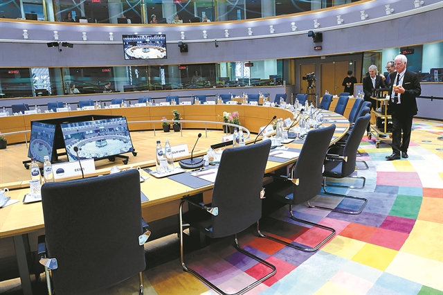 Εχει η Δύση τις αντοχές;