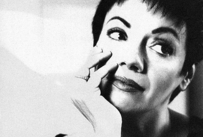 Είκοσι χρόνια χωρίς την πιο αιρετική και ιδιοφυή περσόνα της ελληνικής δημοσιογραφίας