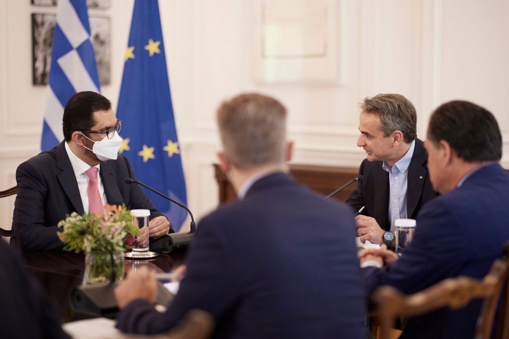 Συνάντηση Μητσοτάκη με τον υπουργό Βιομηχανίας των ΗΑΕ