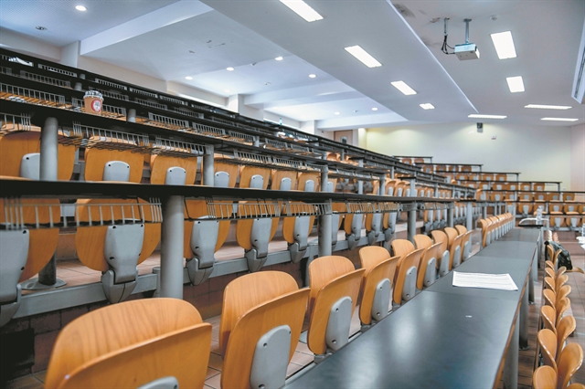 Οι αντιδράσεις, οι διορθώσεις και οι αλλαγές