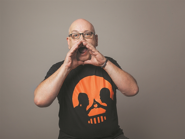 «Το τραγούδι έχει γίνει συνοδευτικό σε αυτοκίνητο»