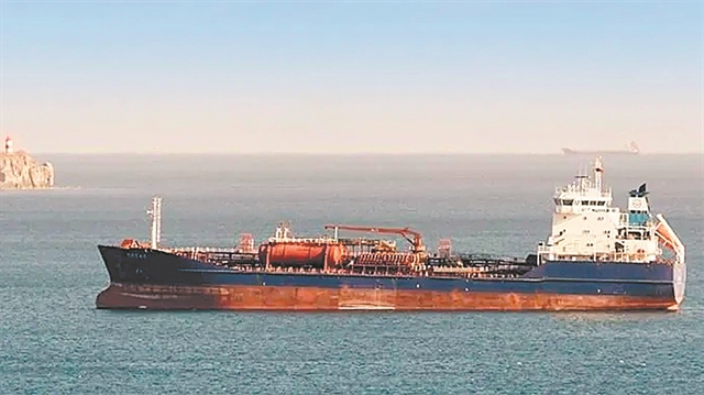 Θρίλερ με το ιρανικό τάνκερ στην Κάρυστο