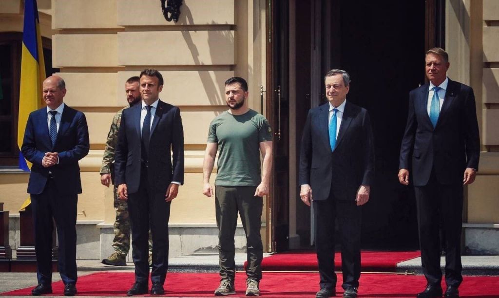 Ο Ζελένσκι ζητά και νέο πακέτο κυρώσεων κατά της Ρωσίας