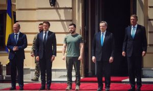 Ο Ζελένσκι ζητά και νέο πακέτο κυρώσεων κατά της Ρωσίας