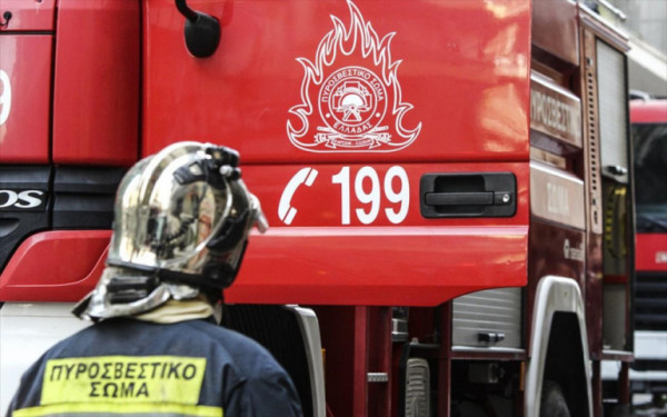 Σκόπελος: Φωτιά ξέσπασε από κεραυνό στην Πούντα