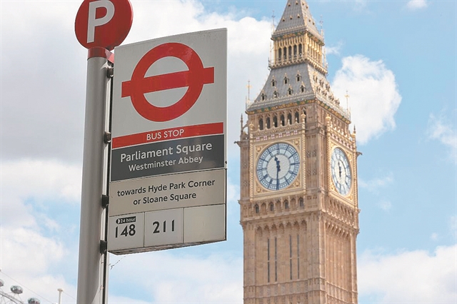 Ενας πρωθυπουργός «υπό προθεσμία»