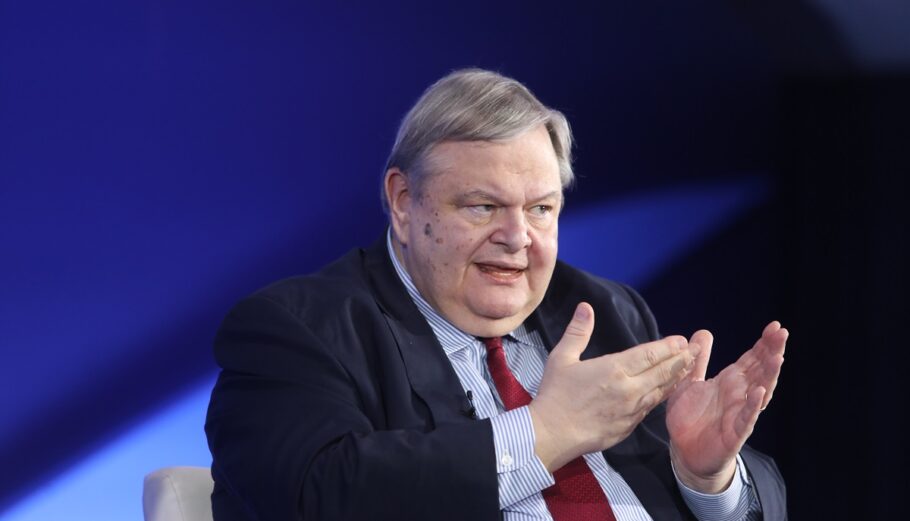 Τι γυρεύει ο Βενιζέλος στο Στρασβούργο