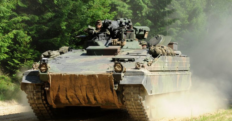 Συμφωνία με το Βερολίνο για αποστολή παλαιών τεθωρακισμένων στο Κίεβο