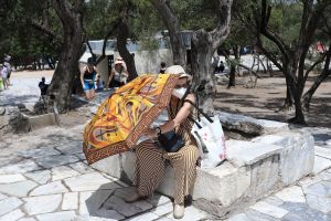 Κοροναϊός: Στο «κόκκινο» Κυκλάδες και Σποράδες – Πότε να περιμένουμε αποκλιμάκωση – Η εκτίμηση Πλεύρη