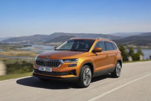 Skoda Karoq: Τι νέο προσφέρει το επιτυχημένο εμπορικά SUV