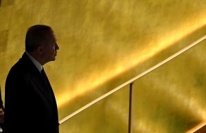 Πόσο επικίνδυνος είναι ο πόλεμος νεύρων που διεξάγεται στο παρασκήνιο