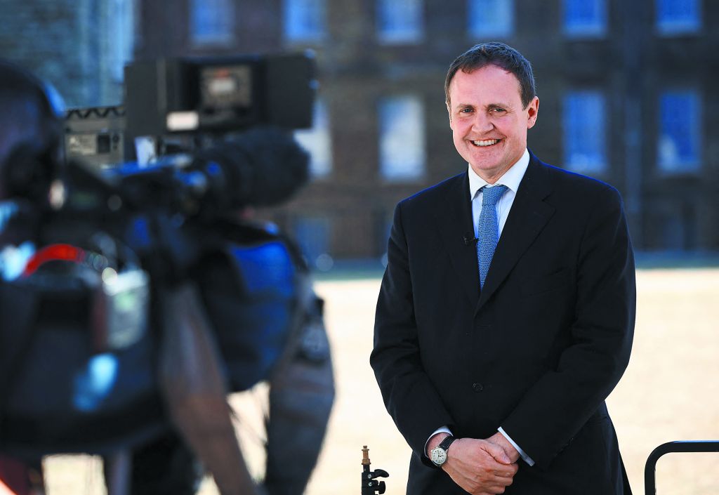 Υπόσχεται ότι θα δώσει στη χώρα μια «καθαρή αρχή»