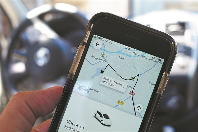 Ubergateο νέος πονοκέφαλος του Μακρόν