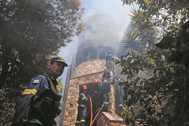 Οι τέσσερις παράγοντες που έφεραν την καταστροφή