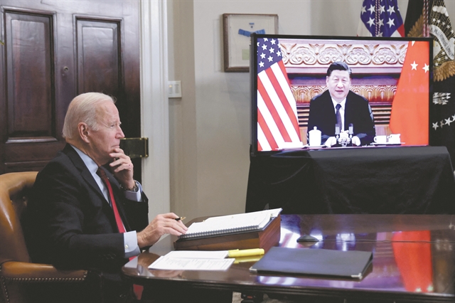 Επικοινωνία Μπάιντεν – Σι με το βλέμμα στην Πελόζι