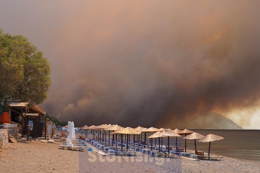 Φωτιές σε Έβρο και Λέσβο: Στο νοτιοδυτικό μέτωπο η μάχη στη Δαδιά