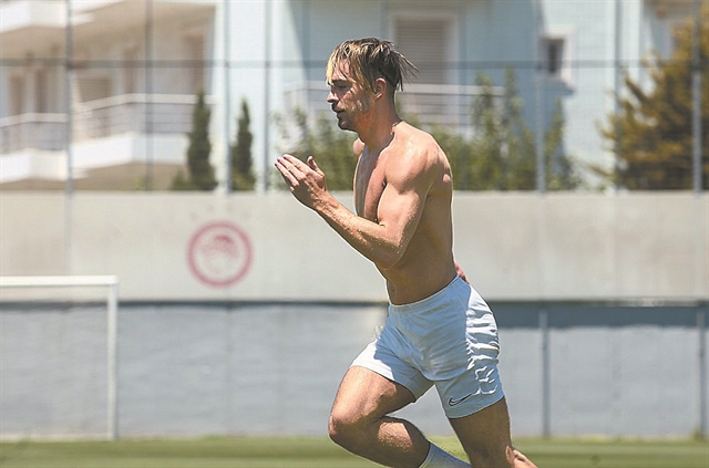 Το «αουτσάιντερ» που κερδίζει τον Μαρτίνς