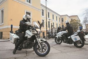 700 προσλήψεις έως το τέλος του χρόνου