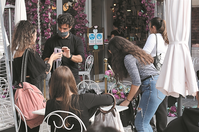 Ταυτότητα και δίπλωμα επίσημα και στο κινητό