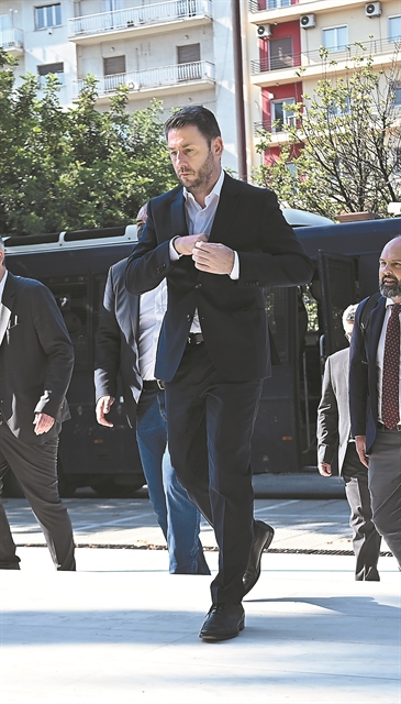 Ο Ανδρουλάκης επιμένει θεσμικά