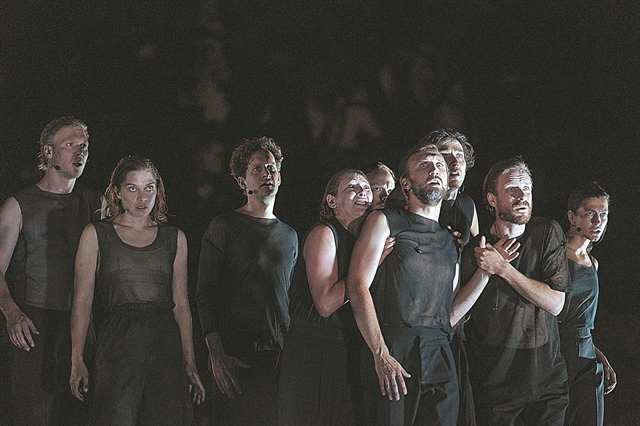 Στη ροή της μουσικής και του χορού