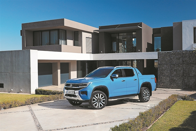 Αγρότης με κοστούμι