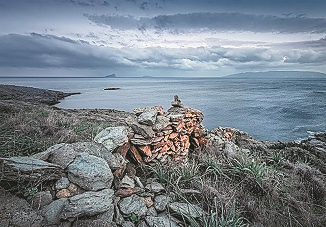 «Οι πέτρες αφηγούνται» την ιστορία της ξερολιθιάς σε δύο εκκλησίες της Κύθνου