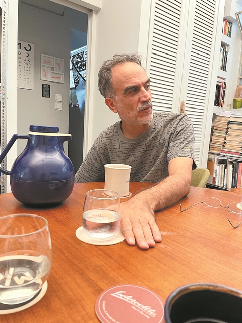 «Ο έλληνας ντιζάινερ δεν διαβάζει βιβλία»