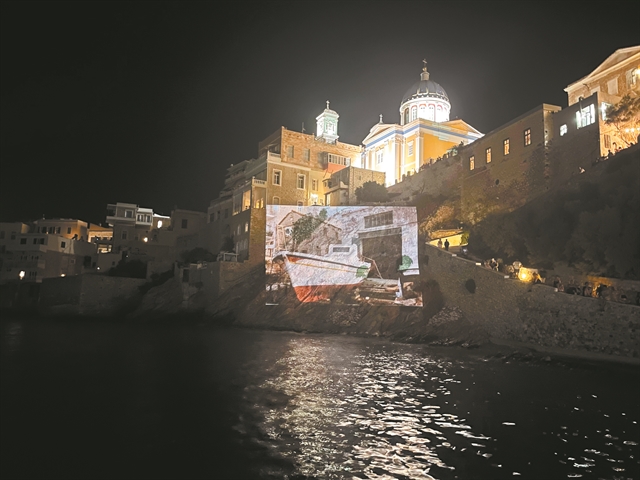 Αυτοσχέδιο drive-in και προβολές στη συνοικία των Βαποριών