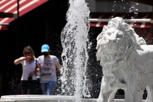 Αρναούτογλου: Προειδοποίηση για επικίνδυνο κύμα καύσωνα