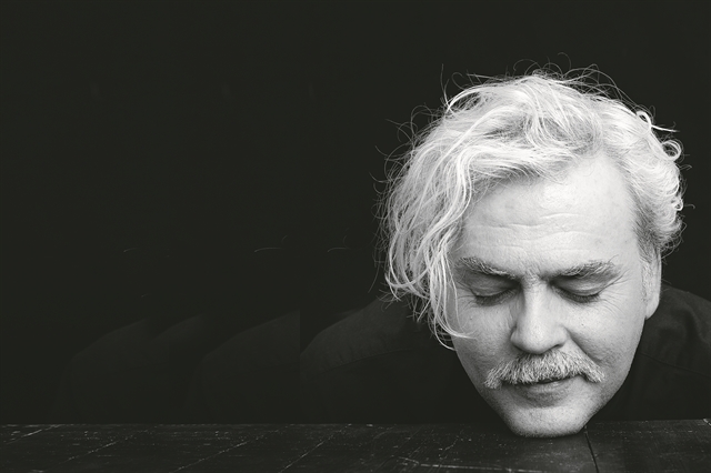 Νίκος Καραθάνος