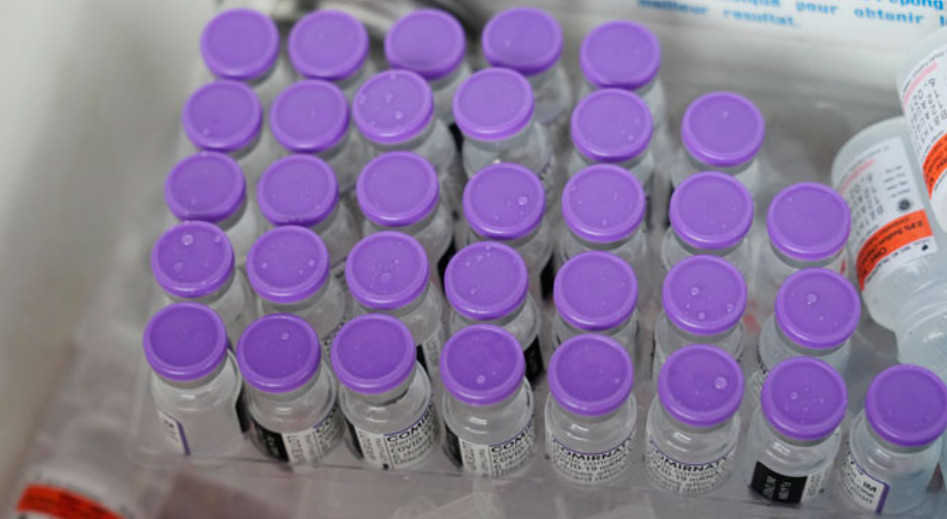 Pfizer: Ανακοίνωσε τη δοκιμή εμβολίου κατά της υποπαραλλαγής Ομικρον