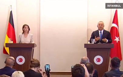 Επίθεση Τσαβούσογλου στην Μπέρμποκ: «Η Γερμανία έχασε την αμεροληψία της στα ελληνοτουρκικά»